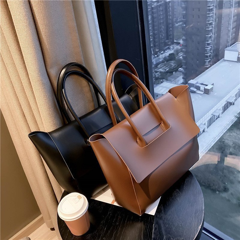 LUXURY HAND BAG